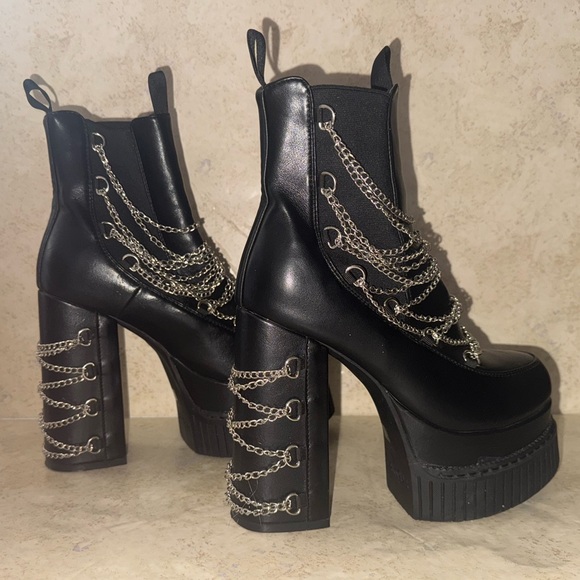 LAMODA Platform Chain Ankle Boots - size 7 EUC - Picture 6 of 13